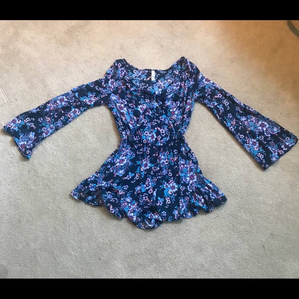 Size small Xhilaration floral romper